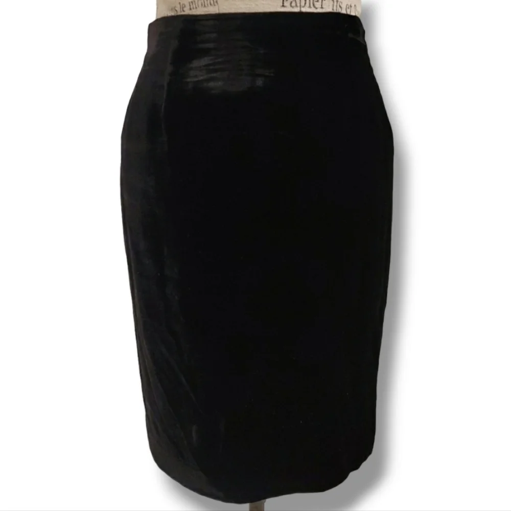 I.N.C International Concepts Black Velvet Pecil Skirt- Size 2P